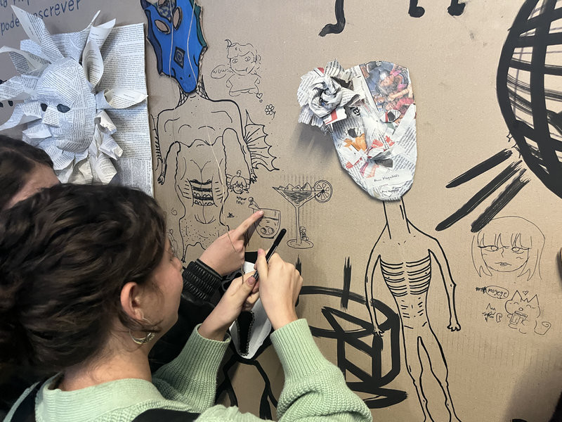 Painel "Baile de Máscaras" — Ateliê de Artes, 9.º B